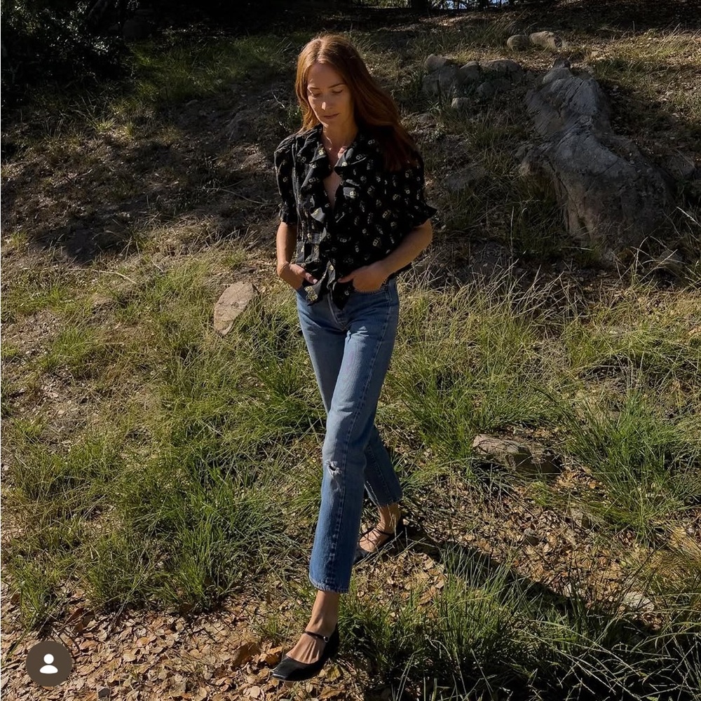 DÔEN Henri Pleated Floral Top